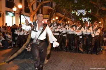 Desfile de gala – Capitanía Cristiana Marins Corsaris