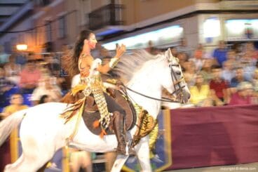 Desfile de gala Filà Alkamar – Caballo batidor