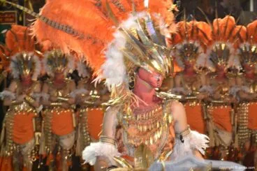 Desfile de gala Filà Alkamar – Escuadra Guerreras del atardecer