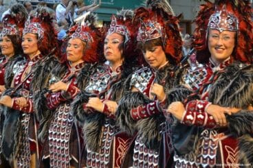 Desfile de Gala Guerrers Hospitalaris – Escolta de la abanderada