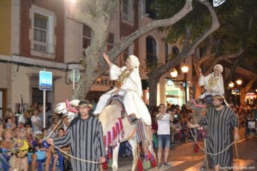 Desfile de gala Filà Alkamar – Camellos