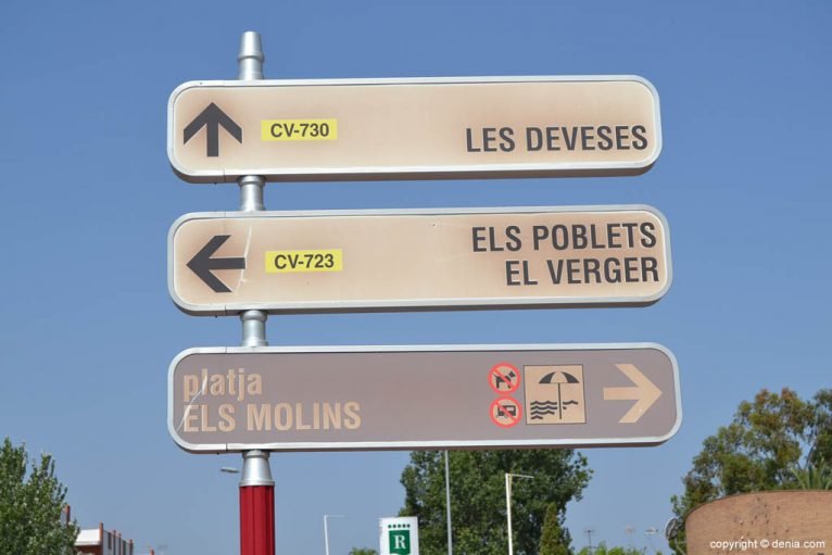 Der Zugang zum Strand Els Molins