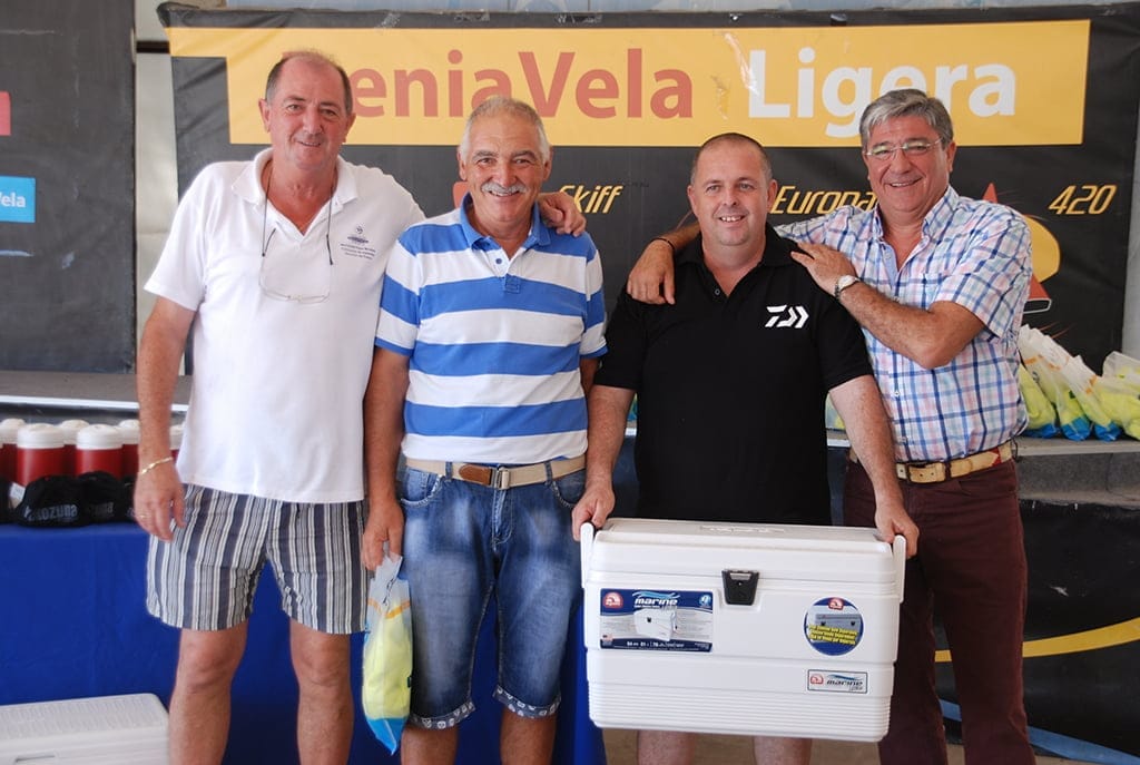 Antonio Sarch ganador del concurso de pesca