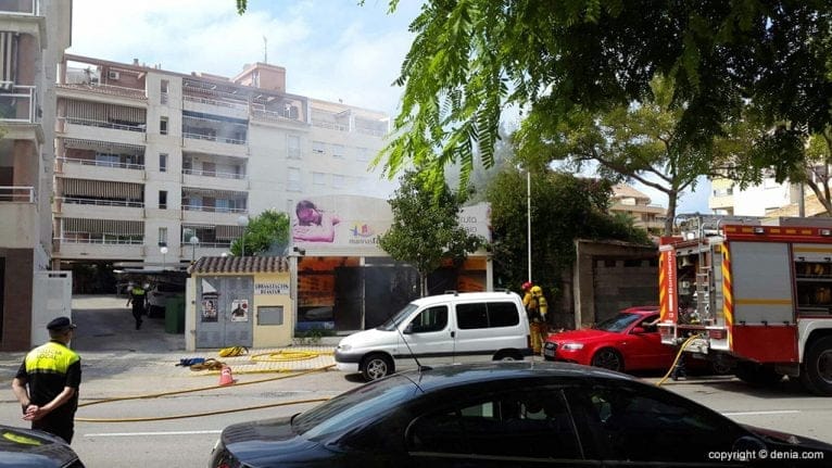 Bomberos actuando en la zona