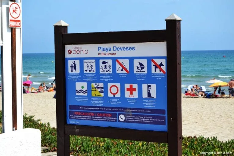 Cartel informativo Les Deveses