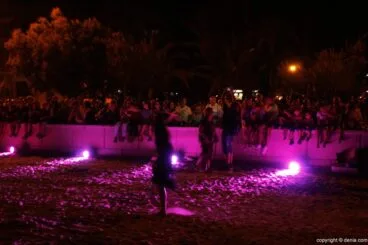 Centenares de personas asisten a ver el nuevo desembarco