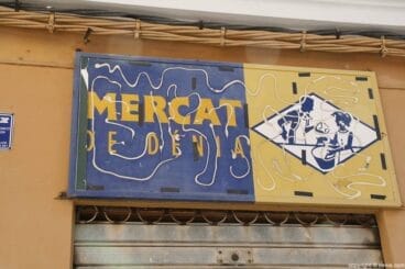 Entrada del mercat, deteriorada