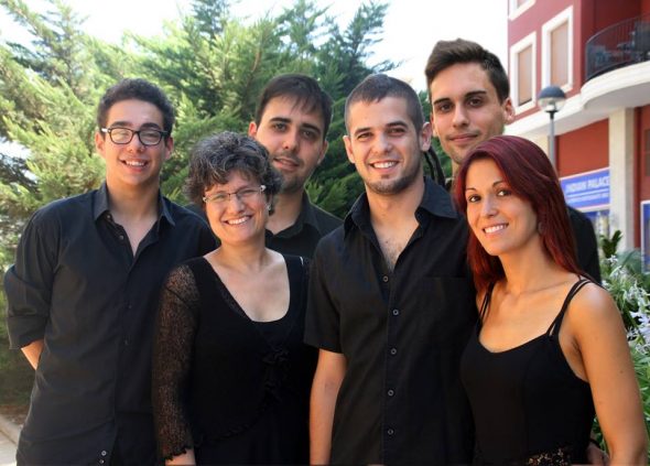 Jóvenes intérpretes de la Agrupación Artística Musical de Dénia