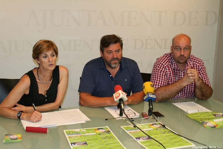 La rueda de prensa para presentar las Actividades en Famíia