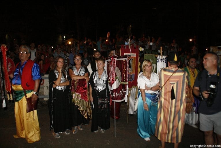 Las filas moras esperan a los que desembarcan 2