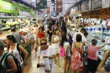 Mercat abarrotado de gente 2