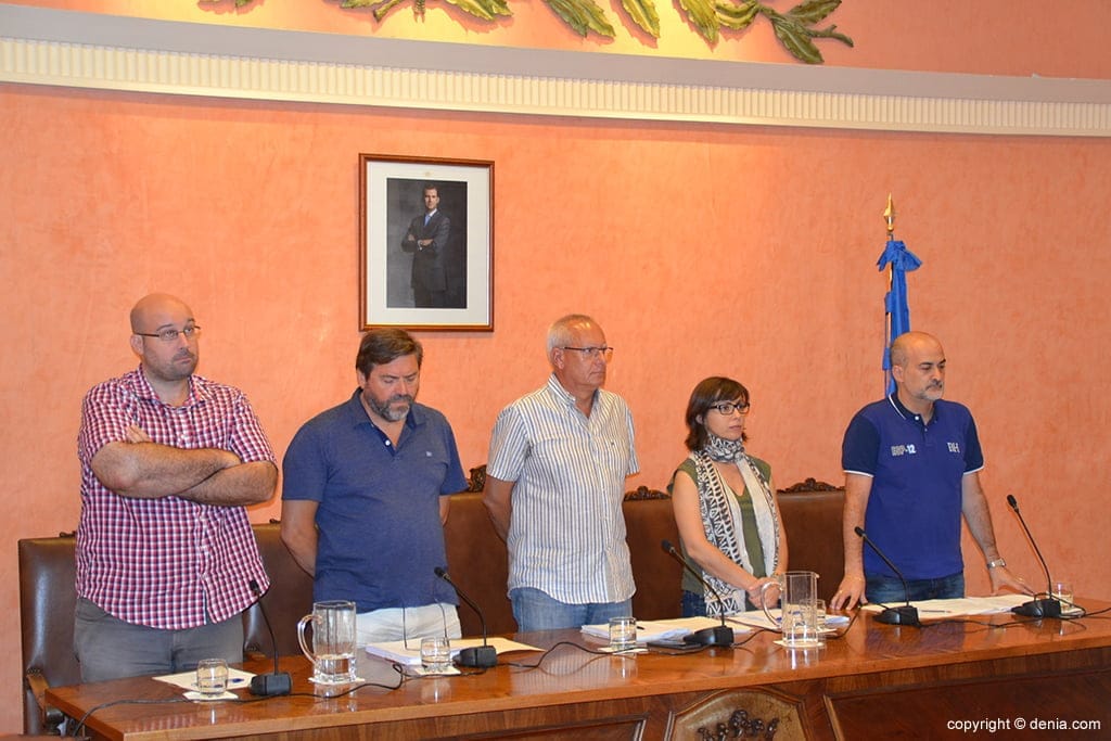 Minuto de silencio en el pleno