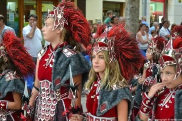 Niñas con trajes espectaculares de Hospitalaris