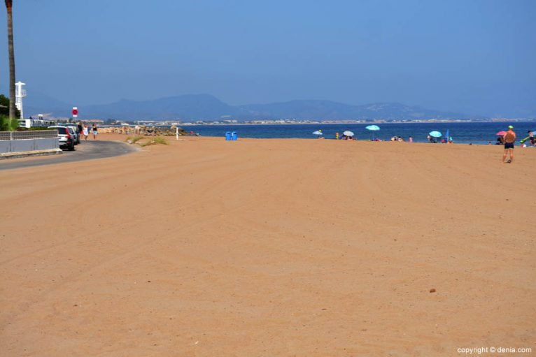 Playa de arena Dénia - Els Molins