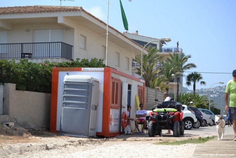 Puesto de socorro playa Les Deveses