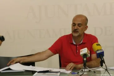 Scotto presenta el proyecto del mejora del mercat
