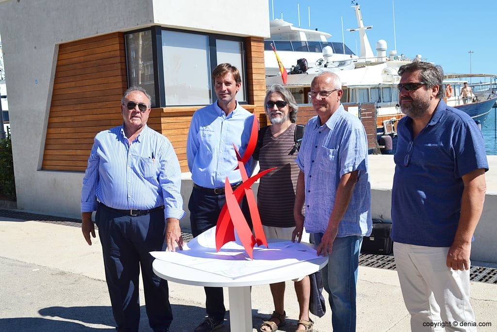 Vicent Grimalt explicando el proyecto de remodelanción del puerto