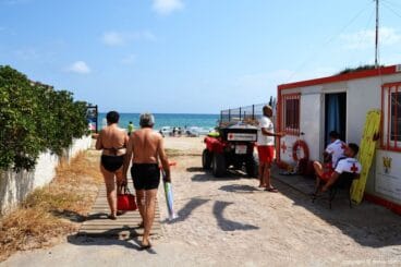 acceso a la playa de Les Deveses