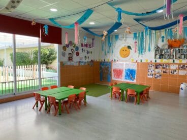 Aula con salida al patio en CEI Bombonets