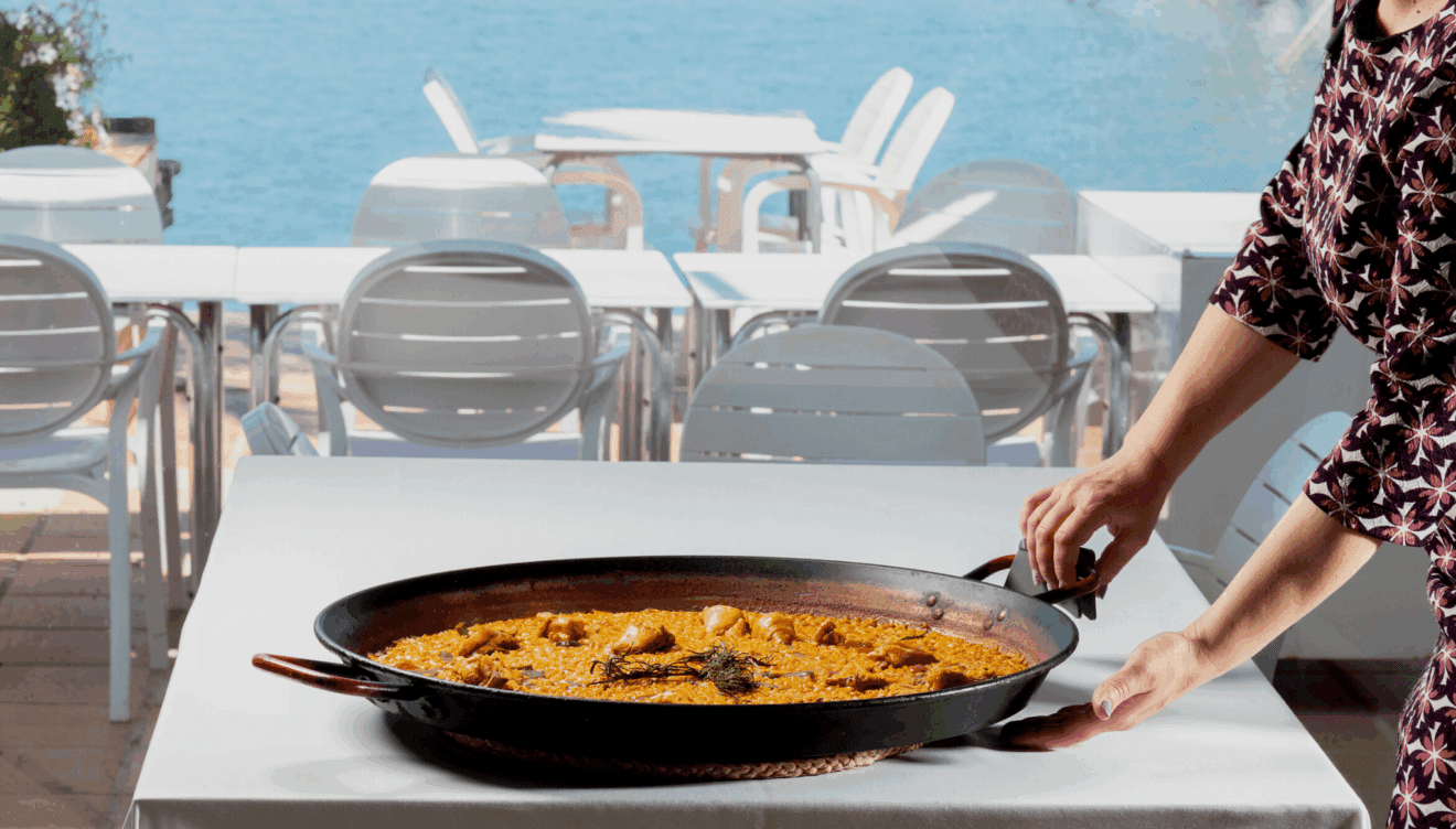 Disfruta tus paellas con unas vistas increíbles al mar