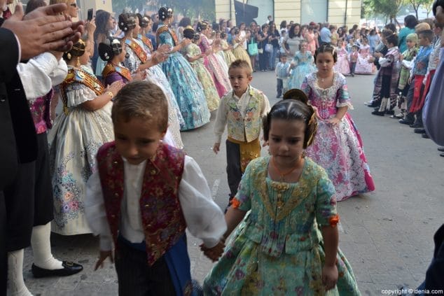 03 Presentación Infantil París Pedrera 2016 Llegada de la comisión