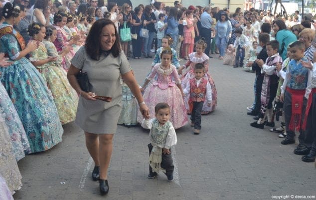05 Presentación Infantil París Pedrera 2016 Llegada de la comisión