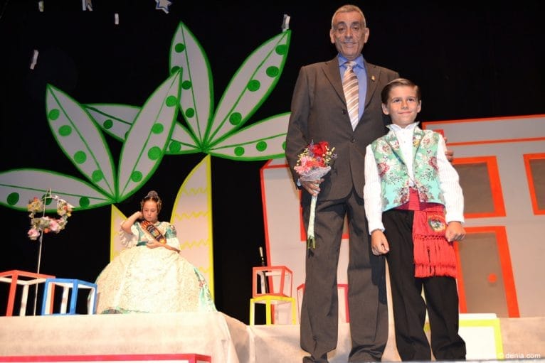 Presentación infantil Saladar - Pedro lanza