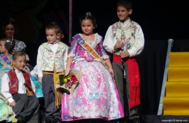 20 Presentación Infantil París Pedrera 2016 Comisión infantil