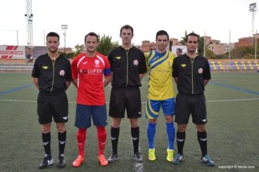 Capitanes con trío arbitral