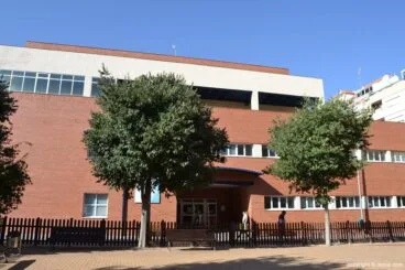 Entrada al Centro de Salud Joan Fuster de Dénia