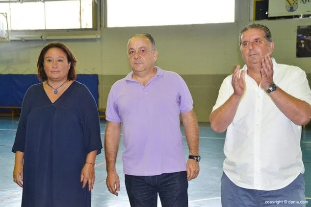 Lleno absoluto en el pabellón para ver la presentación del CD. Dénia Futsal 4 Gema Estrela Pedro Tent y Javier Ferreres