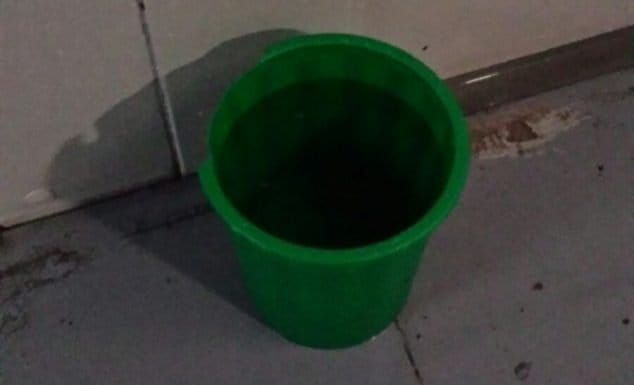 La lluvia obliga a suspender las clases en el colegio de La Xara 2 Goteras en el colegio de La Xara