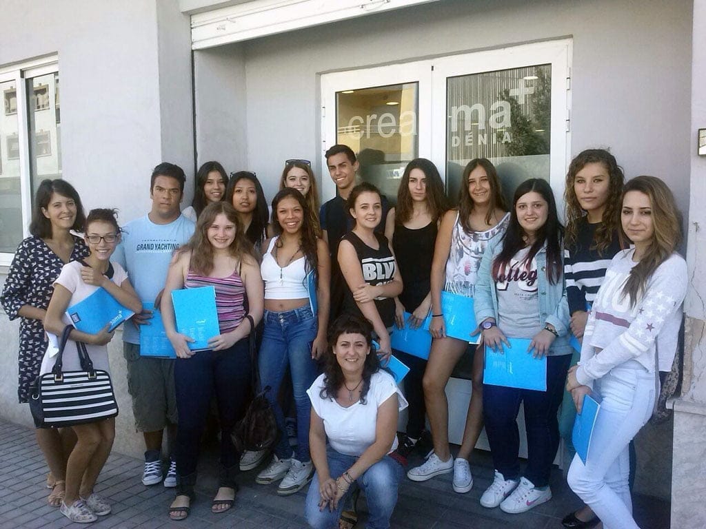 Inicio del curso de peluquería y estética