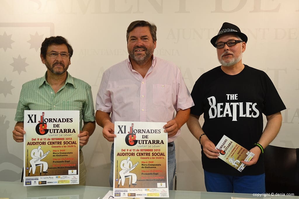 Rafa Carrió presentando las Jornadas de guitarra