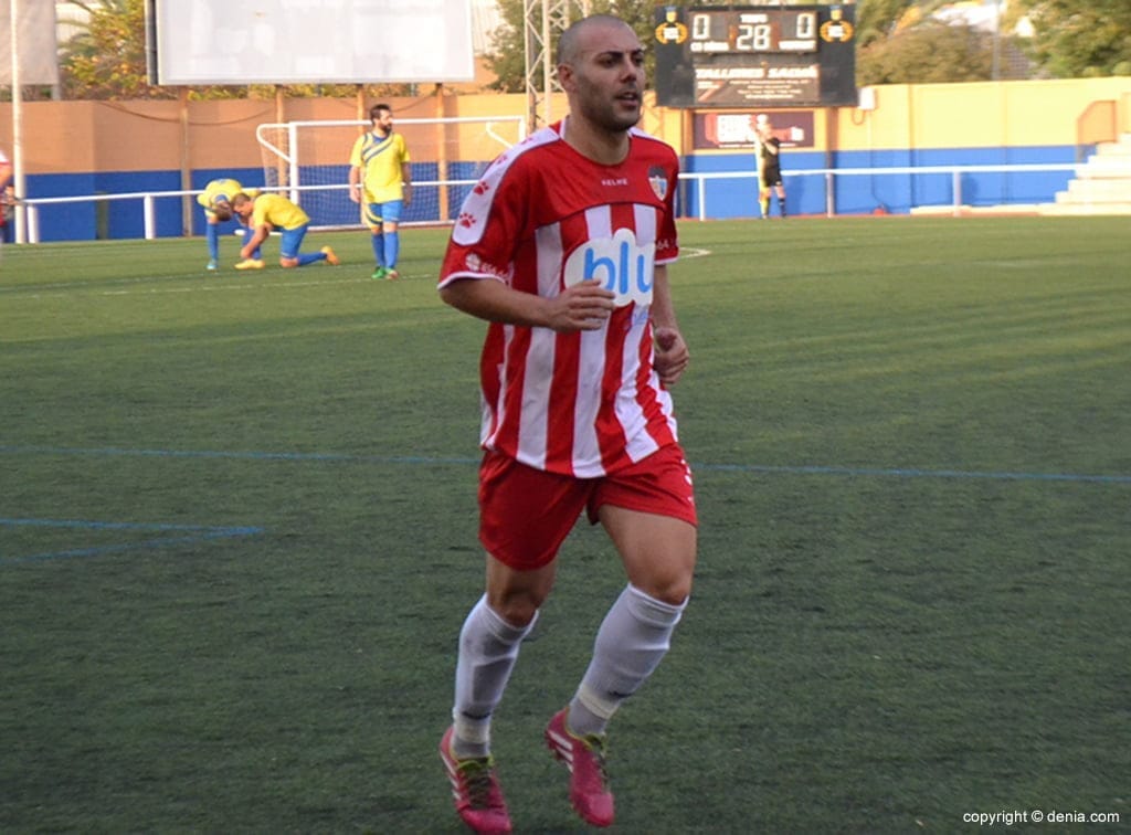 Sito es nuevo jugador del CD. Dénia 1 Sito con la camiseta del Jávea