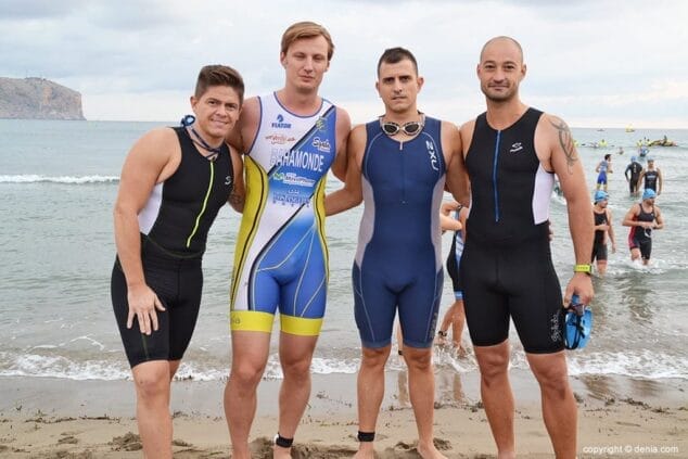 Triatletas dianenses en el Trixàbia