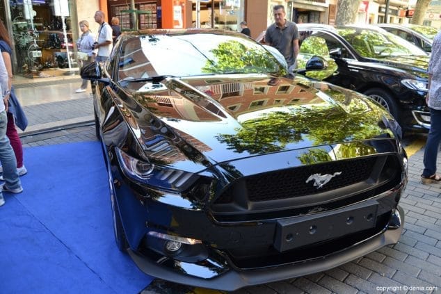 Vehículos expuestos en la Feria del Motor del Oeste