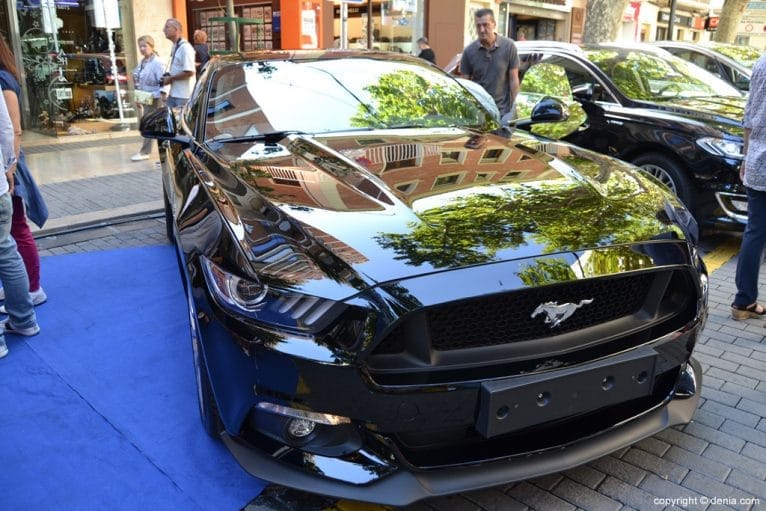 Vehículos expuestos en la Feria del Motor del Oeste