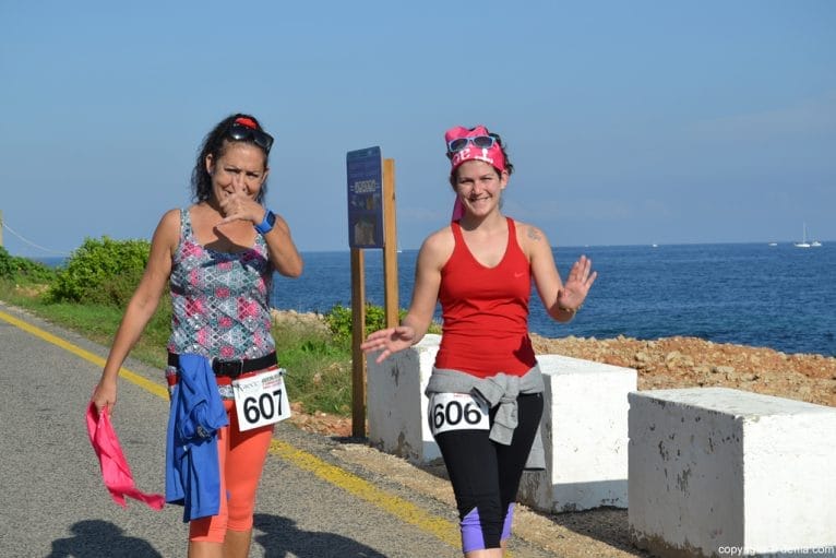 Caminata solidaria AECC - Caminantes