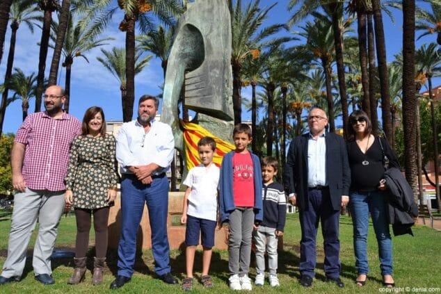 08 Ofrenda de flores de Compromís