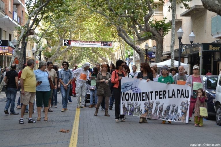 Manifestación por los refugiados en Dénia - recorrido por Marqués de Campo
