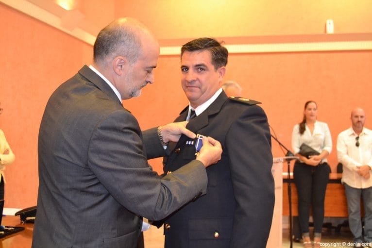 Día de la Policía Dénia - Imposición de medallas