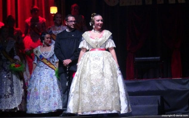 27 Presentación Falla Centro 2016 David y Rocío