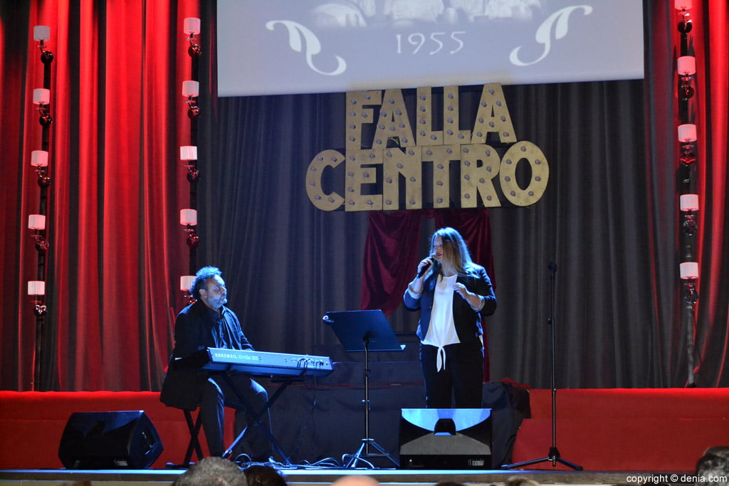 33 Presentación Falla Centro 2016 - Eva olivencia y Josep Pastor