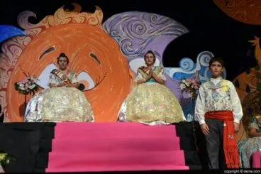 Presentación infantil Oeste 2016 – Falleras Mayores y Presidente