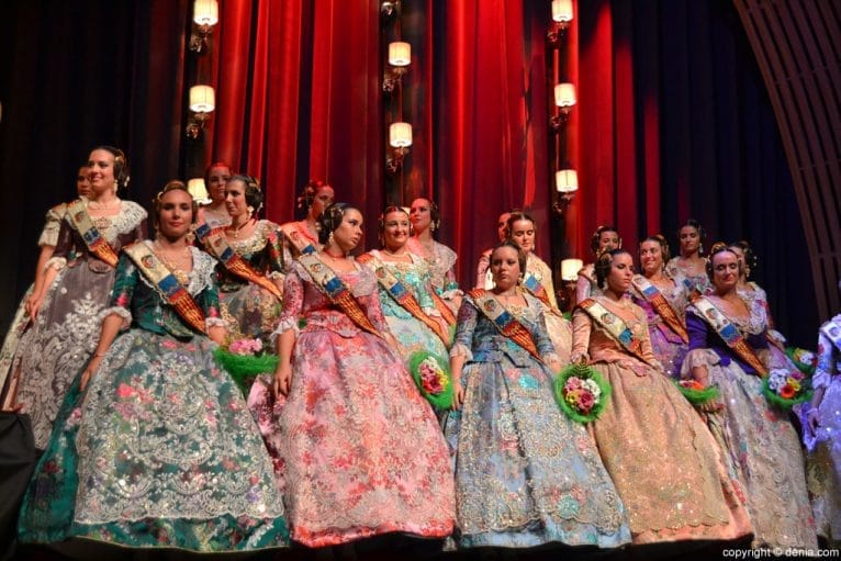 Presentación Falla Centro 2016 - Corte de honor de Rocío Pérez