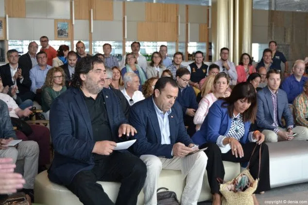 Asistentes a la reunión de Ciudadanos en Dénia