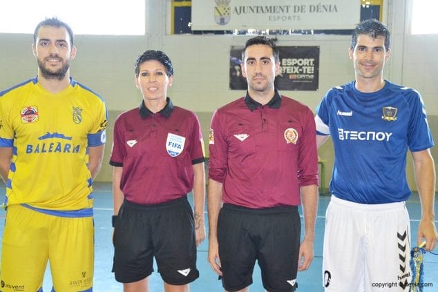 Blai y Santi junto a los árbitros