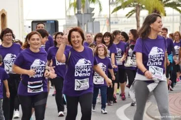 Caminantes sonrientes