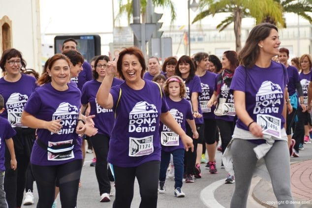 Caminantes sonrientes